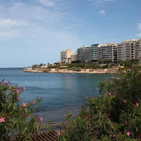Thirtynine With Minutes Away From Bay & Views Apartman *